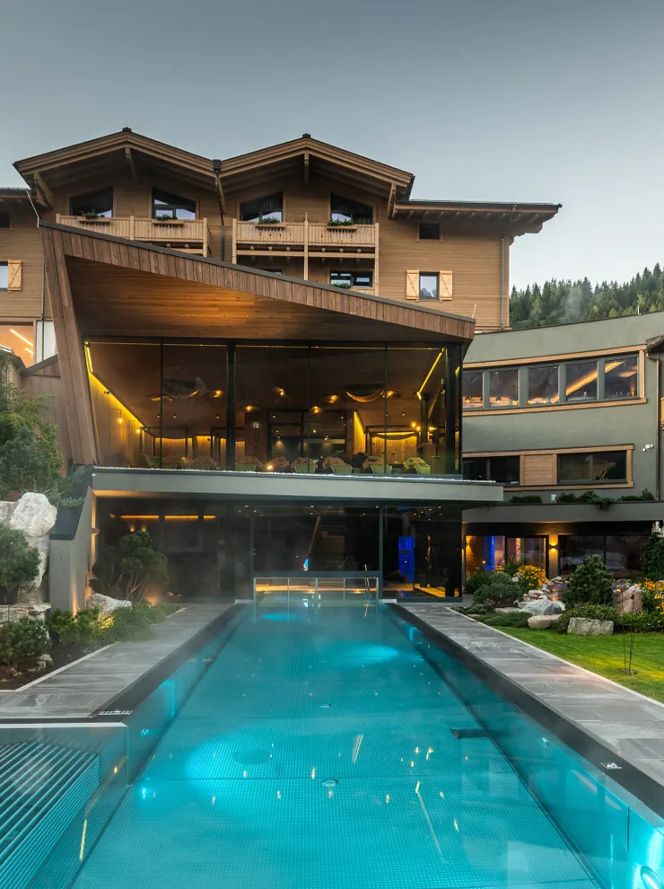 Outdoor thermal pool in the Riederalm Leogang 