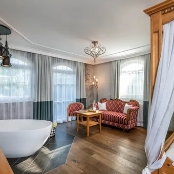 Badewanne in der Suite Alpenglühen