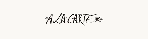 A LA CARTE Logo mit eleganter Handschrift und laufender Figur