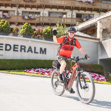 4_riederalm_content-butlers_web_e-bike-tour138-V2.jpg