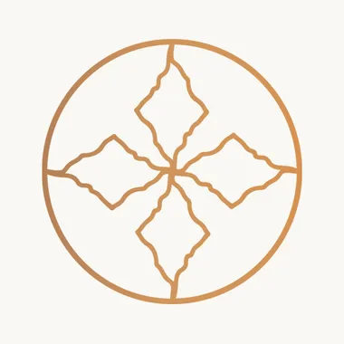 Minimalistisches abstraktes geometrisches Logo mit vier Rautenformen in einem Kreis