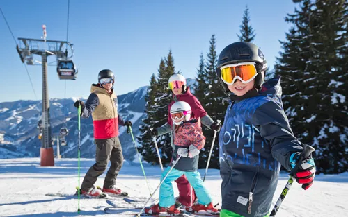 Kinderskifahren in Saalbach