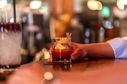 Cocktail an der Bar