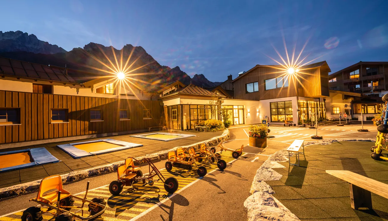 Night view of the Riederalm
