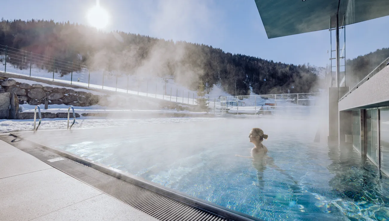 Familienpool im Winter
