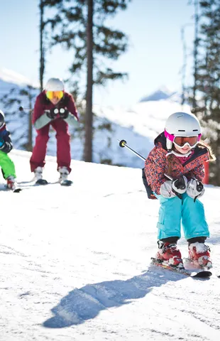 Skifahren in den Salzburger Alpen in Saalbach