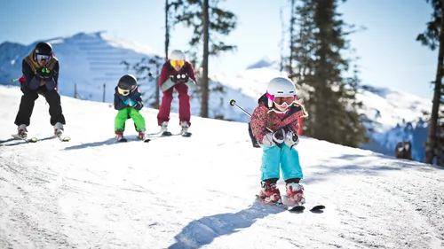 Skifahren in den Salzburger Alpen in Saalbach