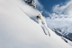 Skiing Freeride in the Skicircus