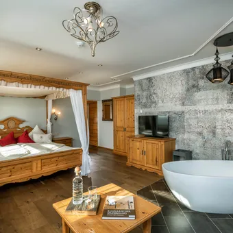 Free-standing bath Alpenglühen Suite